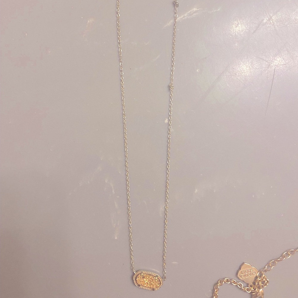 Kendra Scott necklace
